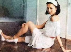 老头穿成人裤头视频,老头穿成人裤头视频引发热议，背后真相令人咋舌